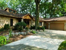 2900 WOODLAND Court