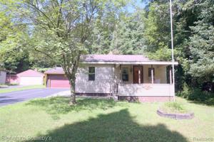 9545 WOODSIDE Drive