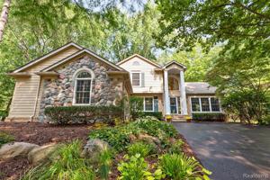 6454 MISSION Court