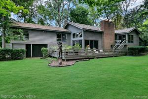 3990 OAK GROVE Drive