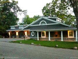 5560 PUTNAM Drive