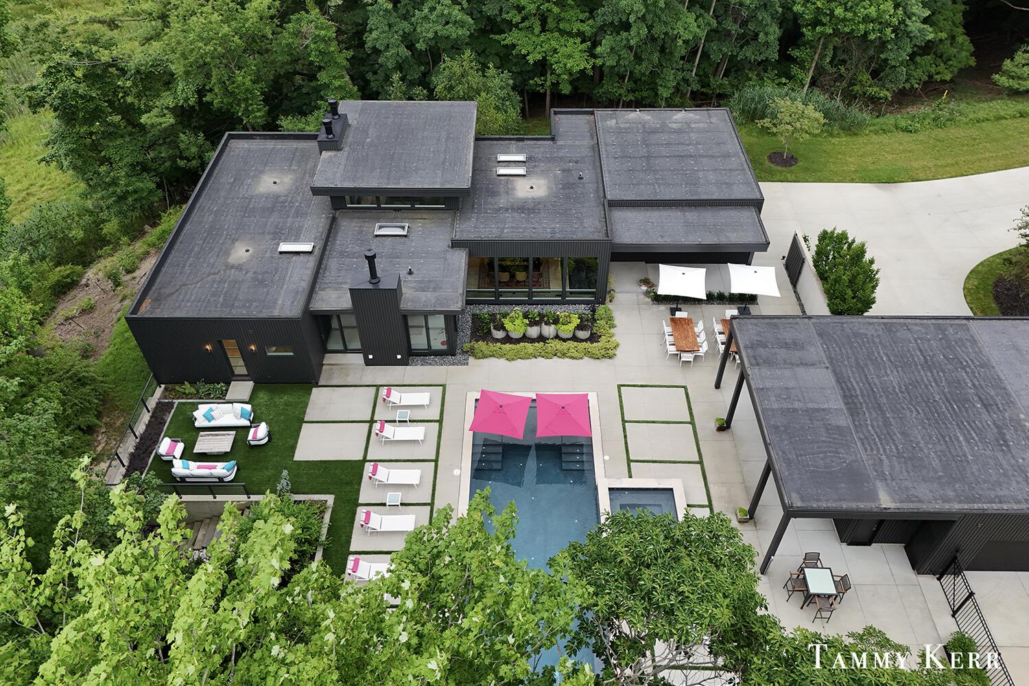 Image 4: 004-702-golfview-drive-aerial-home-and-p