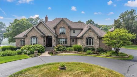 718 Shrewsbury Drive