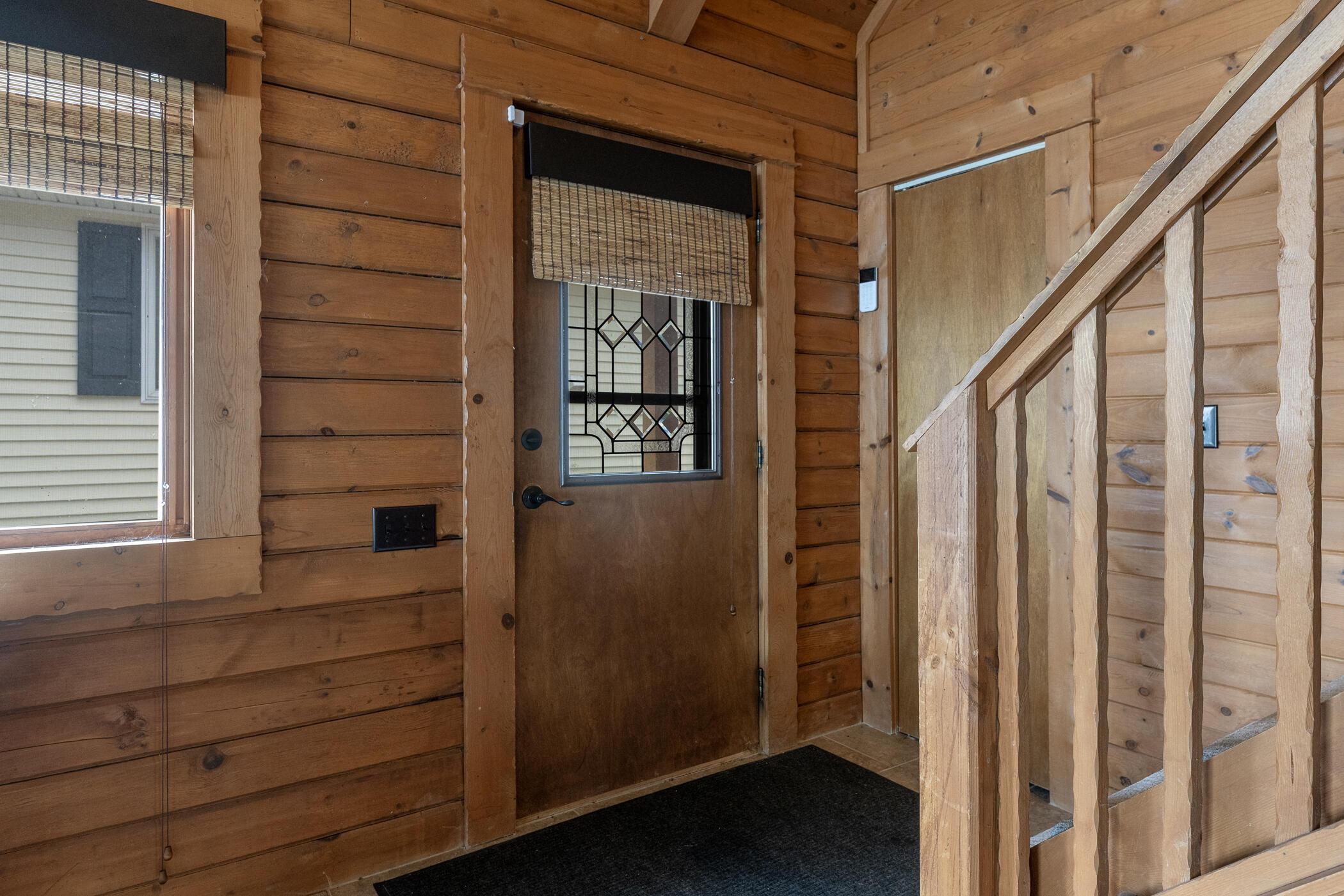Image 3: Entry