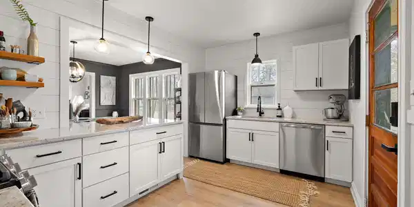Image 3: 24-web-or-mls-2R9A0490