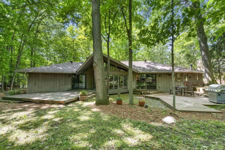 6575 Franklin Woods