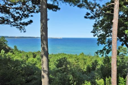 3 Vantage Pointe