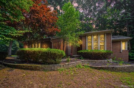 6329 Mission Drive
