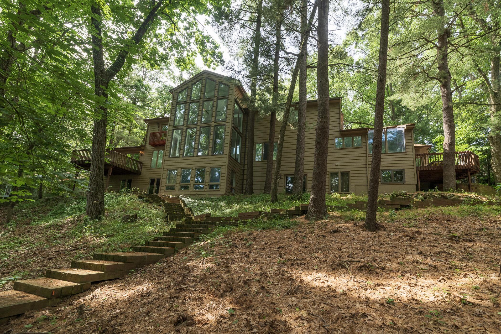 Image 2: Back Of Home