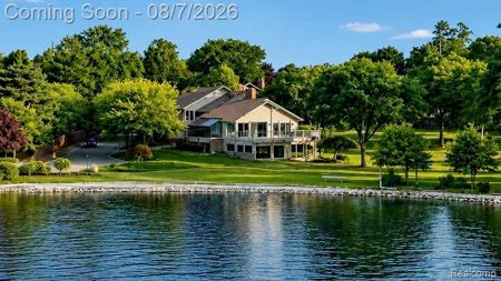 3850 Pine Harbor Drive