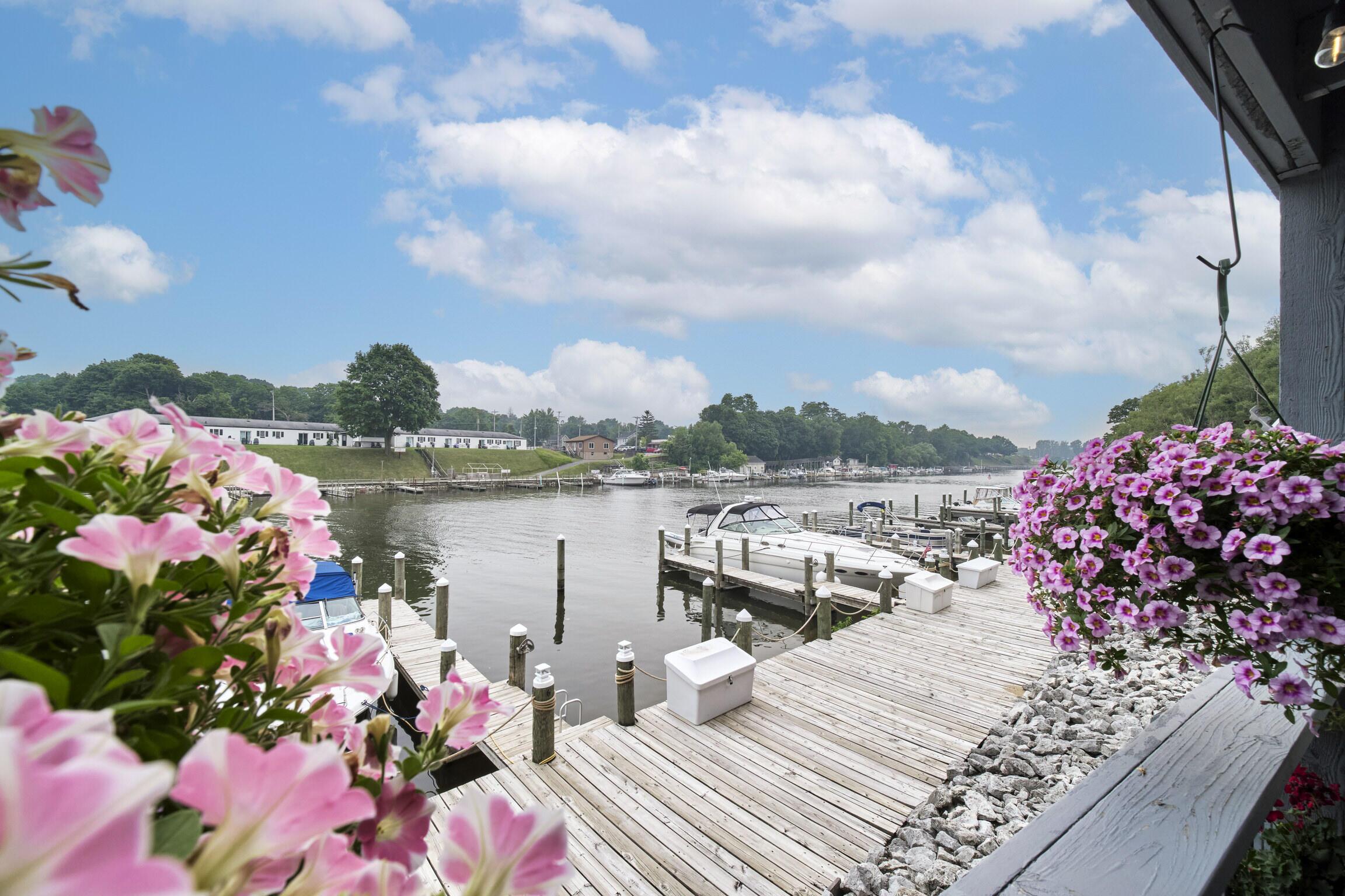 Image 1: Affordable waterfront lifestyle