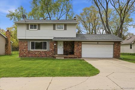 2735 N Williams Lake Road