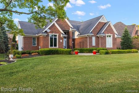 5675 Golf Pointe Drive