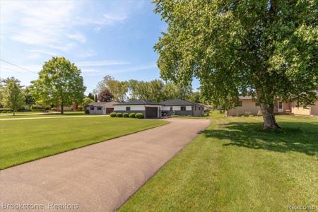 3378 Kingsway Drive