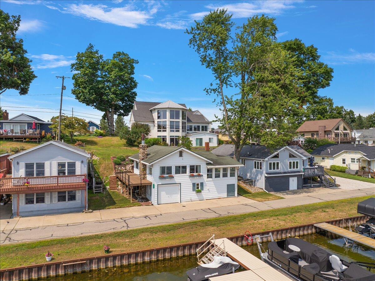 Image 2: 12-6444 Lakeshore Drive-12