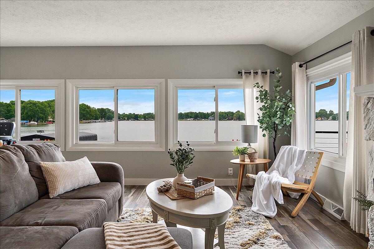 Image 3: 39-6444 Lakeshore Drive-39