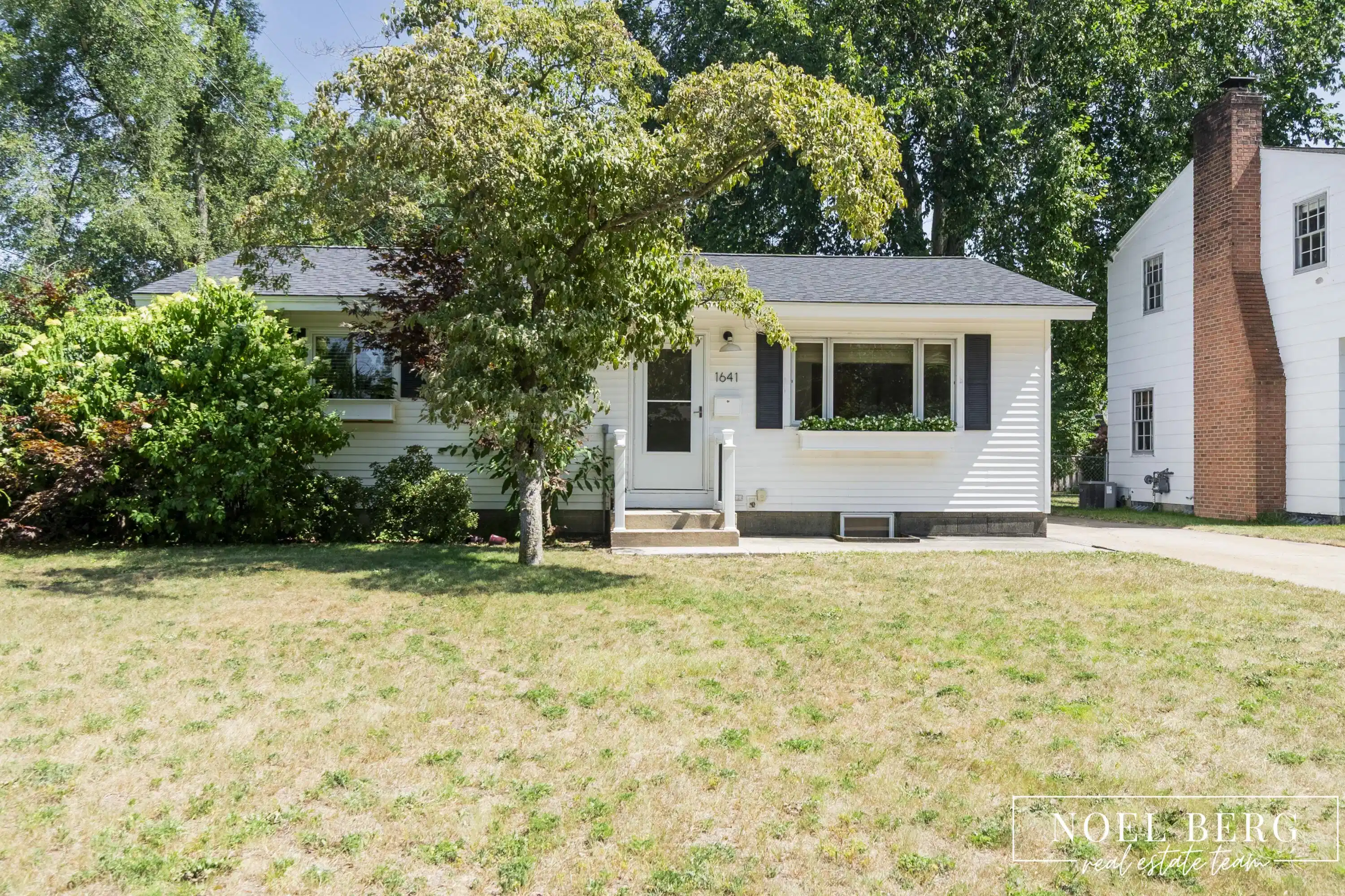 Image 1: 1641 Moulton Ave-40