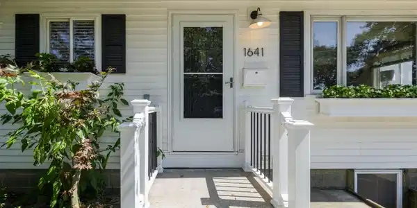 Image 4: 1641 Moulton Ave-42