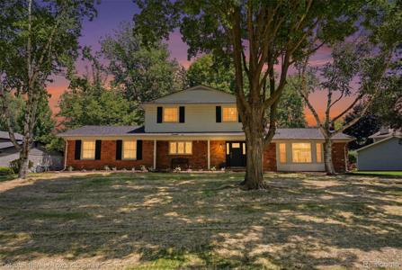 4301 Macqueen Drive