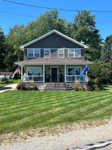 1018 River Road