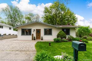 869 Alan Drive