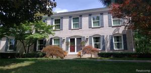 2851 Birchena Crescent