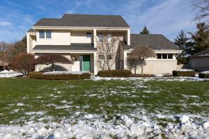 8220 WOODSPUR DR