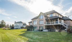 60 CHATEAUX DU LAC
