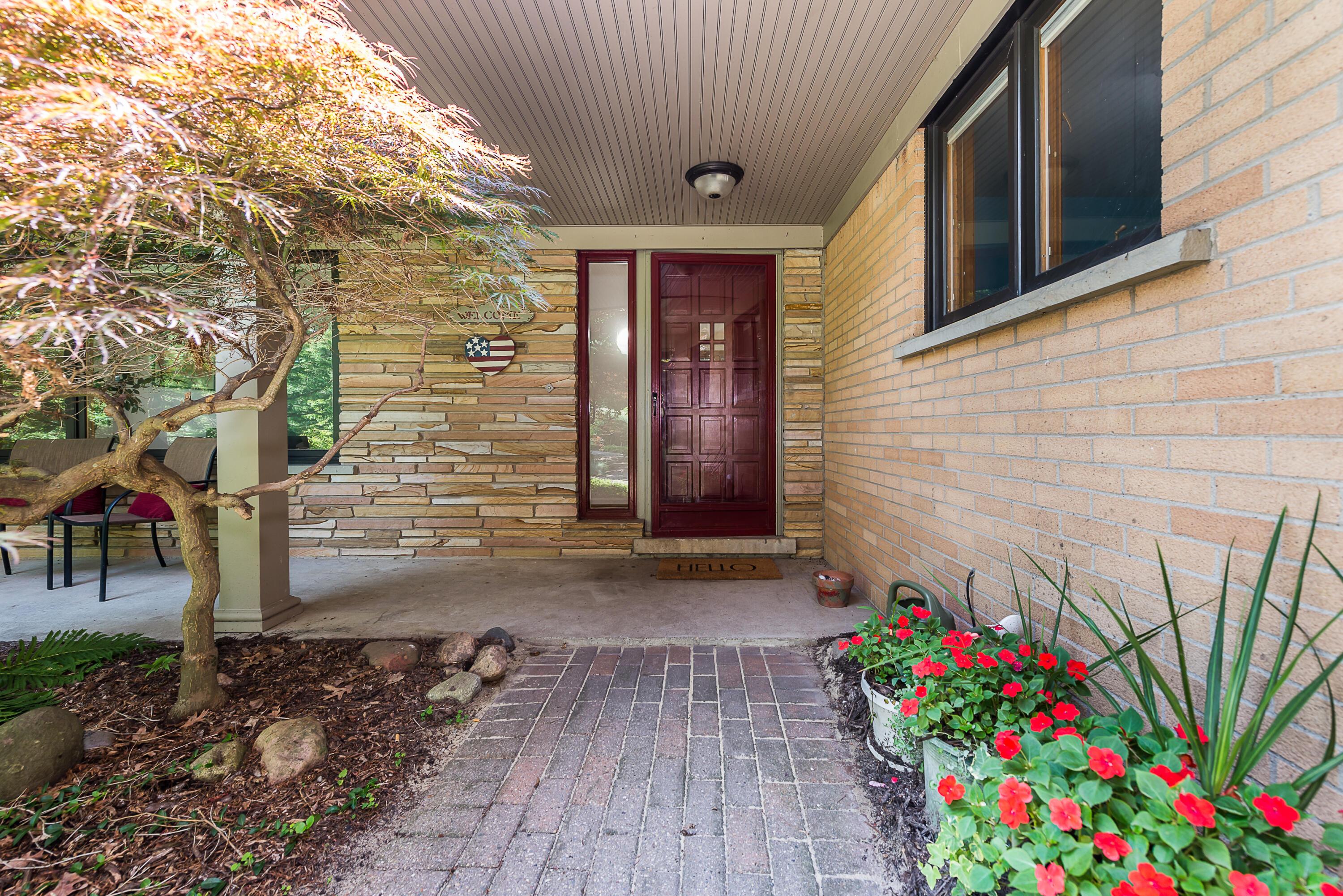 Image 4: Front walk and door