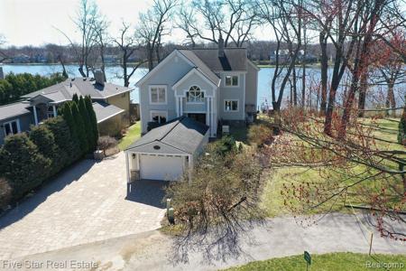 3570 EDGEWOOD PARK Drive