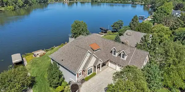 7359 Driftwood SE Drive