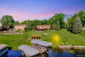 330 PINE TREE Road