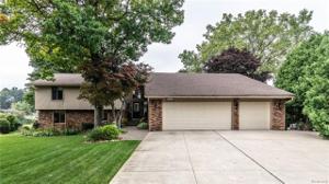 4900 OAKWOOD Court