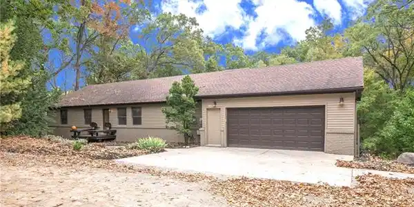 9027 HILLVIEW Drive
