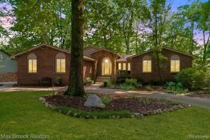 3674 OAKLEAF DR