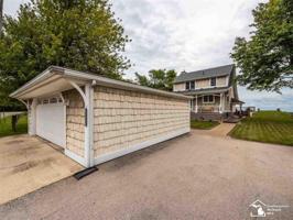 4024 LAKESHORE DR