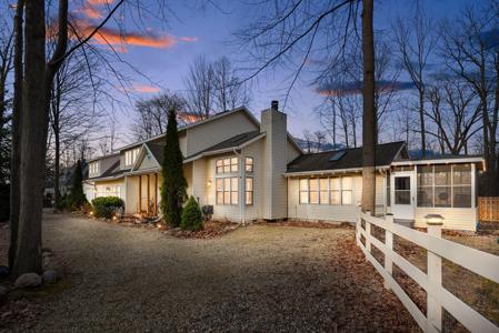 9177 Shady Lane