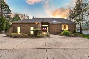 1813 Long Pointe Drive