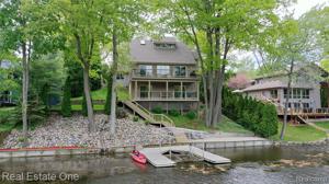 576 FERNHURST Court