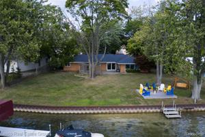 1435 EDGEWATER Drive