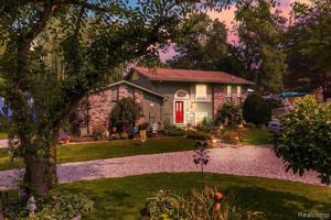 1418 ROBERTA Court