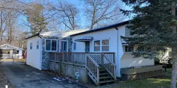 5853 Port Austin