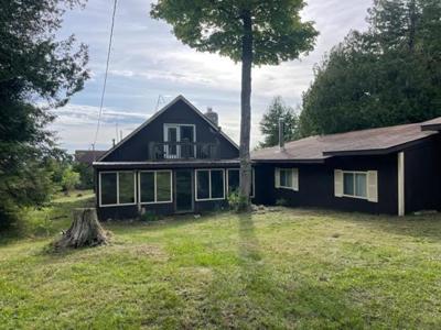 3117 S Lakeshore Drive
