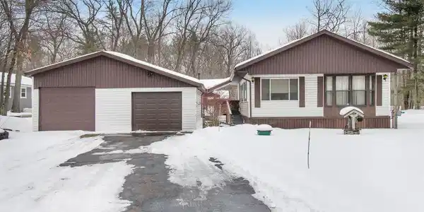 6452 HURON Drive