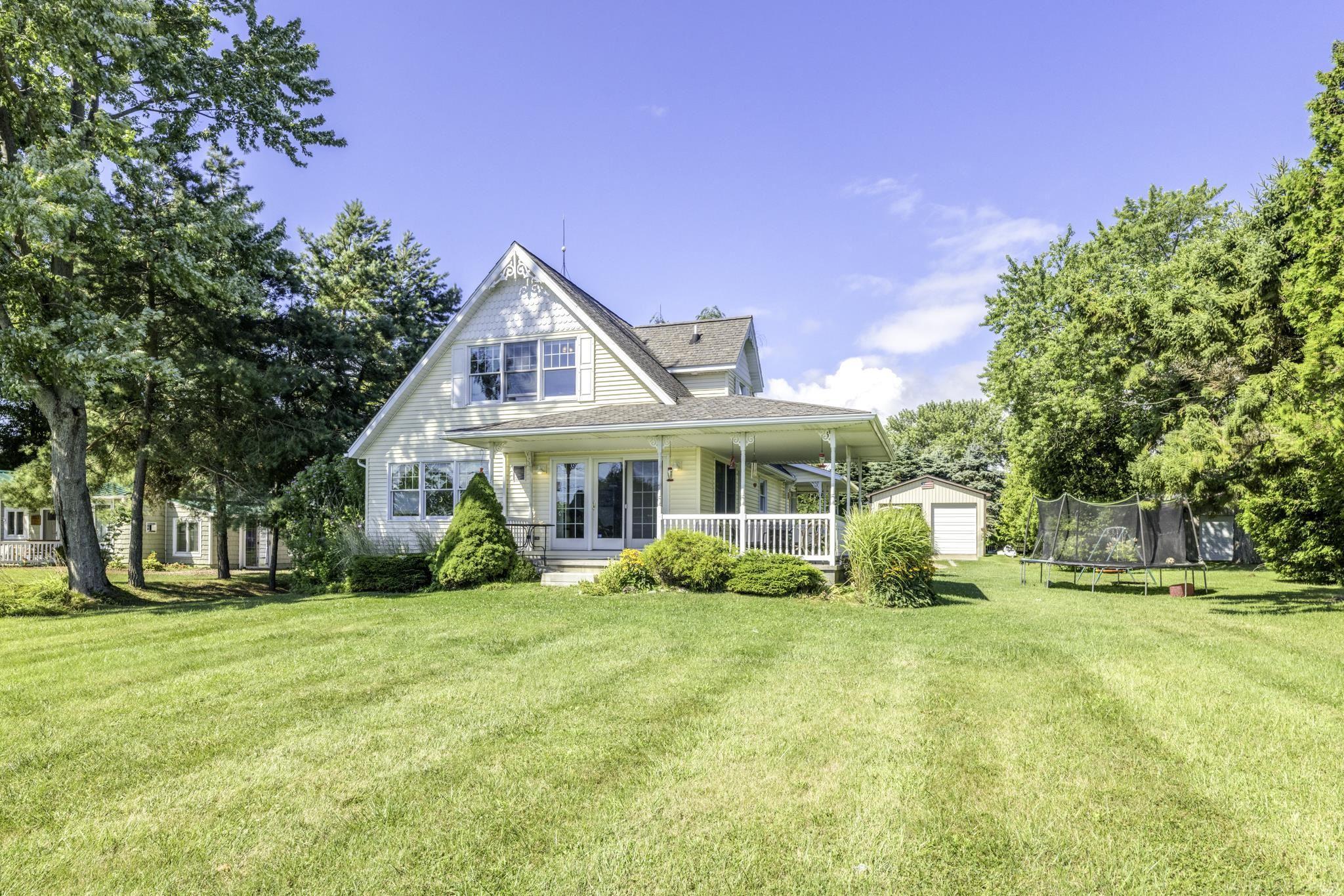 Image 2: Gorgeous Home