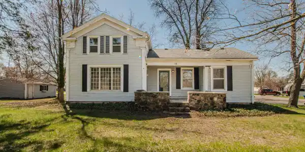 15 Clayburn Boulevard