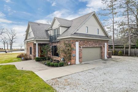 1 ISLAND Court