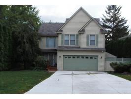 73 LEOTA Boulevard