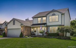 825 Oak Cluster Court