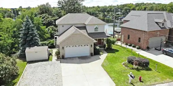 365 INDIANWOOD Road